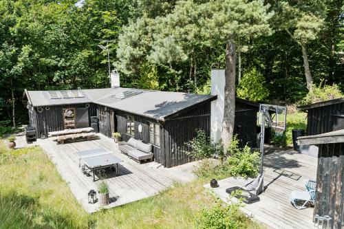 Tisvildeleje Casa | Architect Designed With Two Wings By Tisvilde Hegn