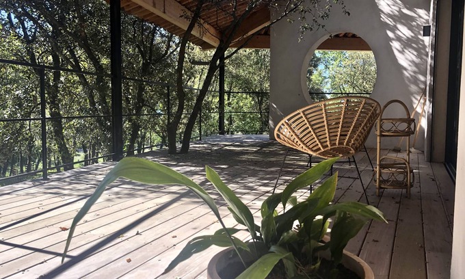 Orgnac-l'Aven Casa | Arquitecto casa para vivir in-out en gran terreno boscoso