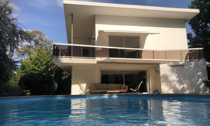 Pontaillac Casa | Architect villa 8-10 people ROYAN, heated swimming pool, garden, near the beach