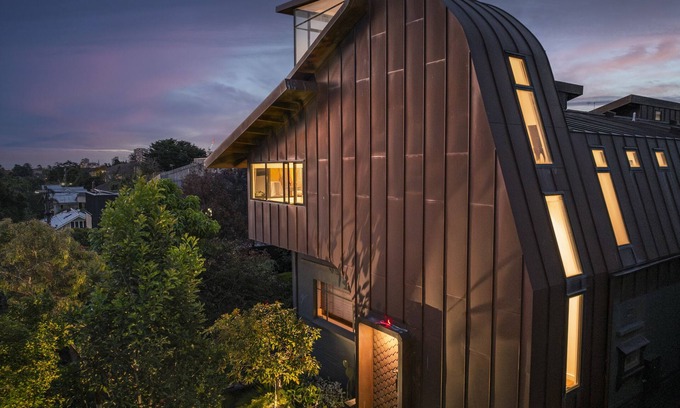 St. Kilda East Casa | Architectural Apartment, in the heart of St Kilda East close to Melbourne CBD.