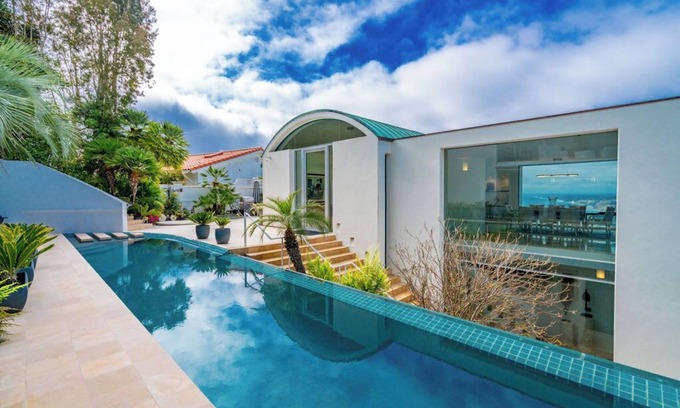 Country Club Casa | Architectural Masterpiece Overlooking La Jolla