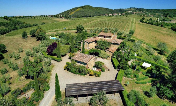 Castelnuovo Berardenga Apartamento | Amplio y lujoso apartamento en Chianti, piscina, conserje, bar de cócteles y vino, WiFi gratis, ¡vea VIDEO!