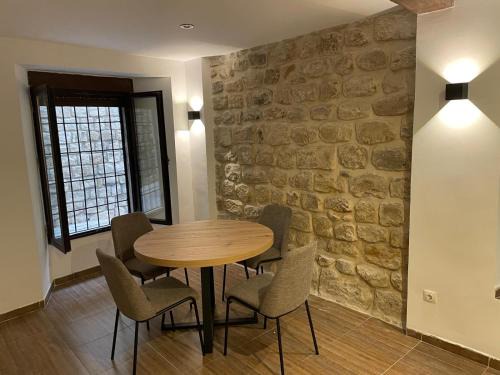 Ubeda Apartamento | Arco de las descalzas