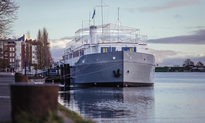 Center Hotel | ARCONA - Übernachten auf dem Wasser - direkt am Bontekai
