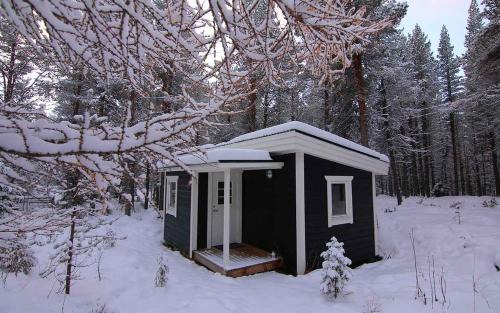 Jukkasjarvi Cabina | Arctic Island - Remote island, reachable only by boat or snowmobile