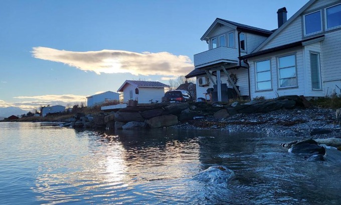 Lyngen Casa | Arctic Sea house