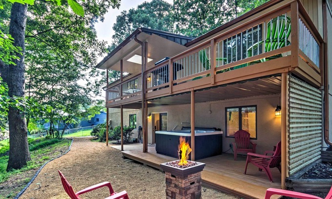 Royal Pines Casa | ¡NUEVO! Casa privada con bañera de hidromasaje- 14 minutos a Asheville