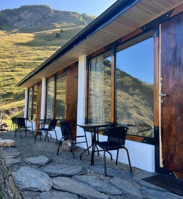 Shatili Cama Y Desayuno | Ardoti Inn