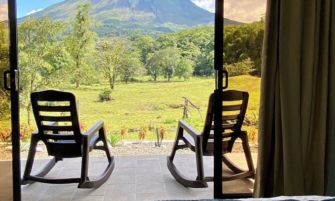Arenal Hot Springs Cabina | Arenal Dragonfly Private Paradise - Volcano Front Romantic Getaway