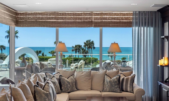 Longboat Key Condominio | Aria #203 A Gorgeous 3-Bedroom + Theater Room Luxury Retreat