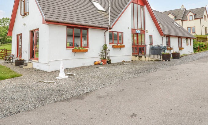 Gruline Cabaña | ARLE LODGE, family friendly, with a garden in Salen, Isle Of Mull