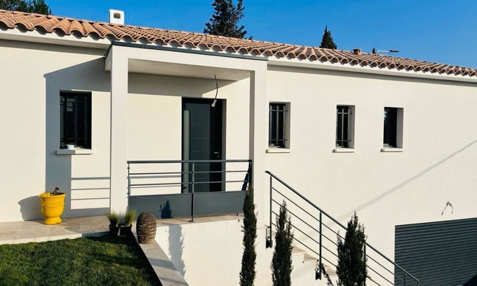 Arles Casa | Arles : Villa Face Tour Luma