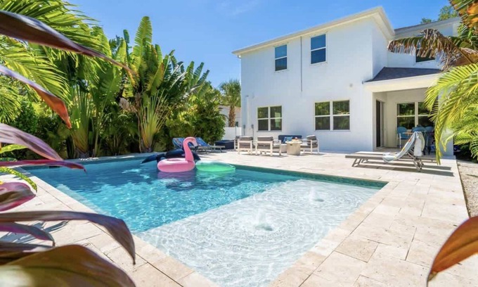 Arlington Park Casa | Arlington Ocean Oasis 5br 5ba Htd Saltwater Pool