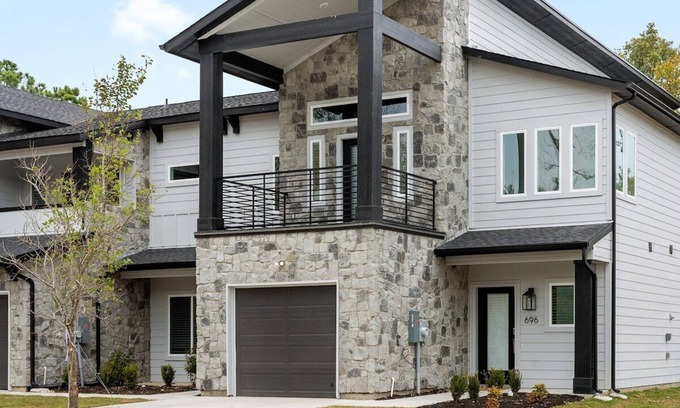 Central Arlington Casa | Arlington Retreat- 3 bedroom Tranquility