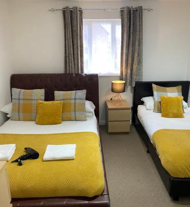 Bicester Casa | Arma Short Stays 46 Bicester - Sleeps 3 - Free Parking & Garden