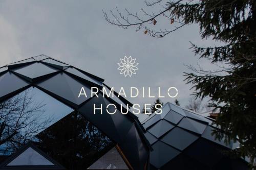 Lisina Casa | Armadillo Houses
