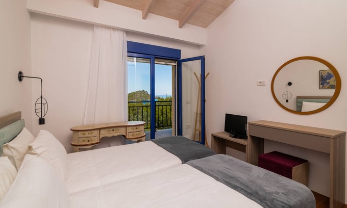 Korithi Casa | Armiriki,2 bedroom Holiday Home