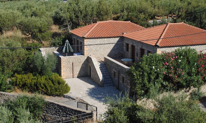 Lefktro Villa | Armonia 2 villa en zona tranquila a 900 metros del mar