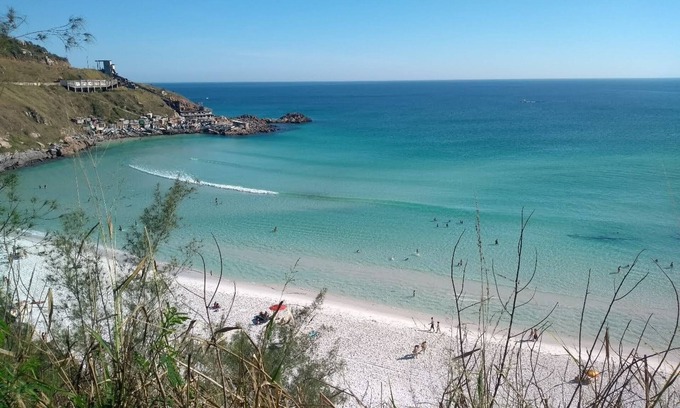 Taio Apartamento | Arraial do Cabo, Praia dos Anjos and Praia do Forno Trail.(Center)