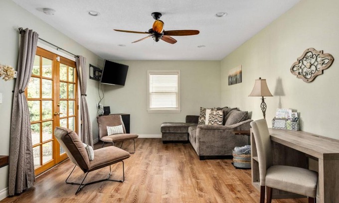 Hillsboro Casa | Arrington Retreat
