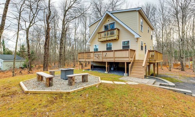 Pocono Lake Cabaña | Arrowhead Lake Access & Fire Pit: Serene Cottage