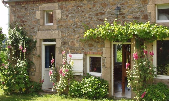 Ars-les-Favets Casa | Ars Les Favets: Casa / villa / chalet - Ars Les Favets