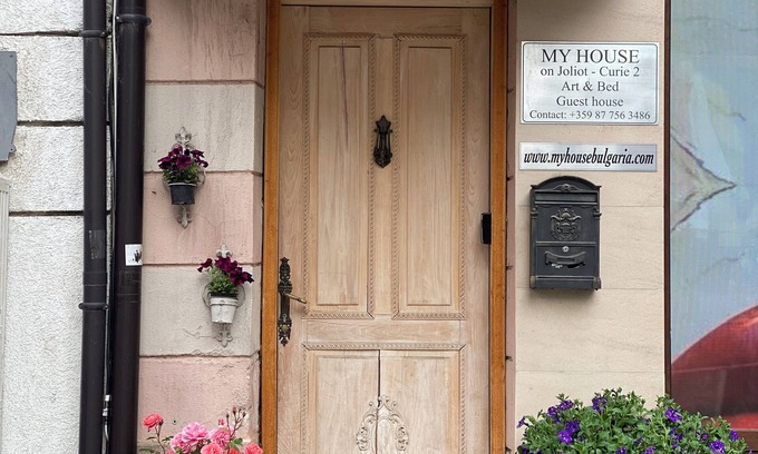 Plovdiv Center Casa | Art City Villa in Kapana Plovdiv, Entire 3 Bedroom House