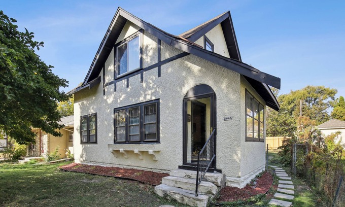 Northeast Minneapolis Casa | Art Deco Tudor in Minneapolis' Northeast Arts District