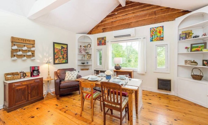 Hendersonville Casa | Art-Filled Mountain Cabin | 2BR + Hiking Nearby