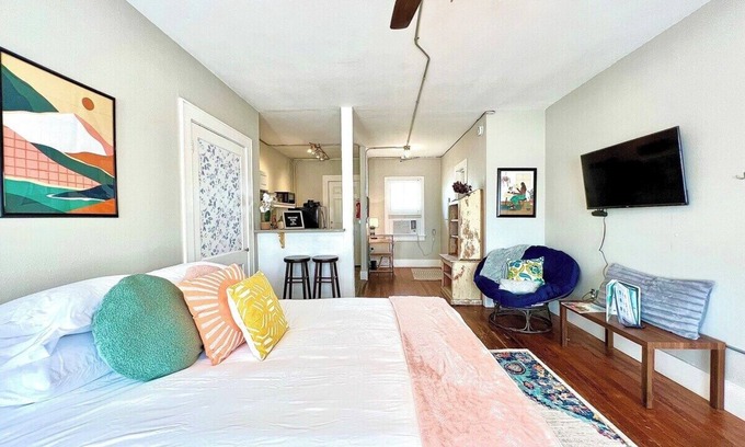 Corpus Christi Apartamento | Art+Music+Entertainment+PetsOK+Downtown+Cozy