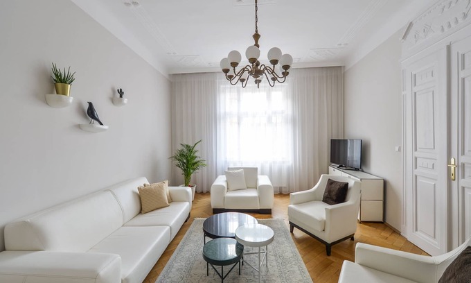 Stare Mesto Apartamento | ART NOUVEAU APARTAMENTO DE 3 DORMITORIOS Y 2.5 BAÑOS CUADRADO DE CIUDAD ANTIGUA