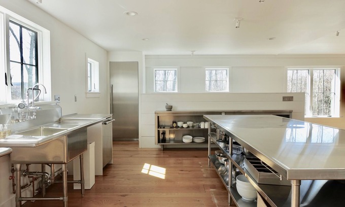 Hillsdale Casa | Art Studio House in Private Mountaintop Nature Preserve