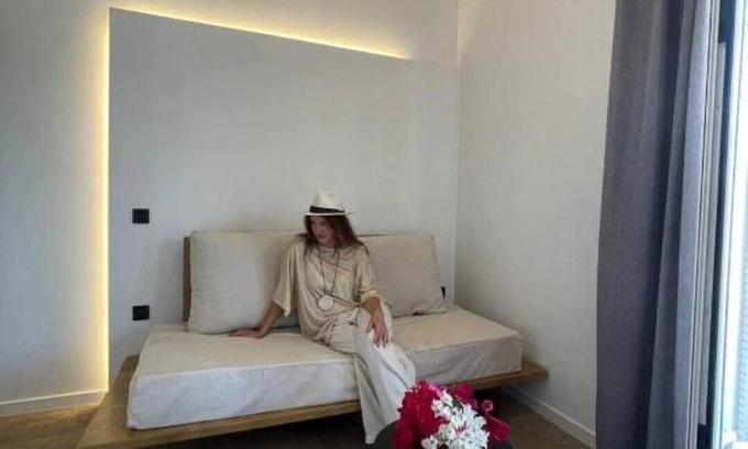 Messinia Apartamento | Art Studios Gialova Navarino Maizonette Sea view balcony 5" walk to the beach.