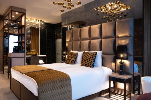 City Centre Hotel | Art Suites Luxury Hotel