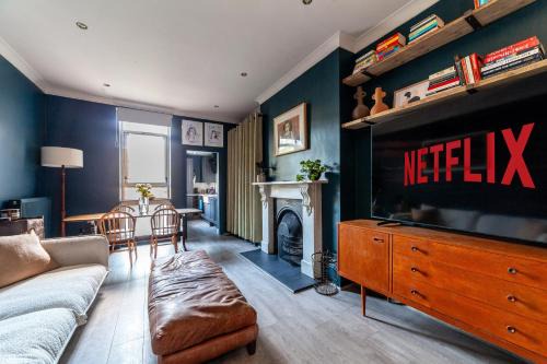 Dalston Apartamento | Arte Stays - 2 Bed Luxurious Flat, Garden, 5min Dalston st., Parking Available, Serviced Accommodation - up to 5 ppl