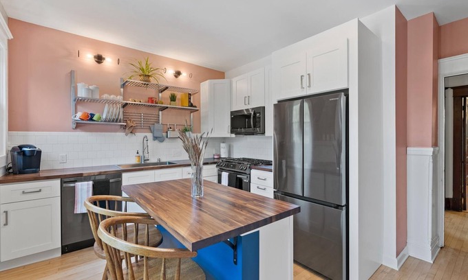 Fifth Ward Casa | Artfully Renovated space in Walker's Point. Milwaukee's Best Neighborhood.