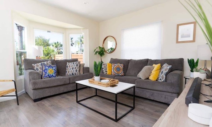 Normal Heights Casa | Artfully-styled Bungalow / Artistic / AC / Shops