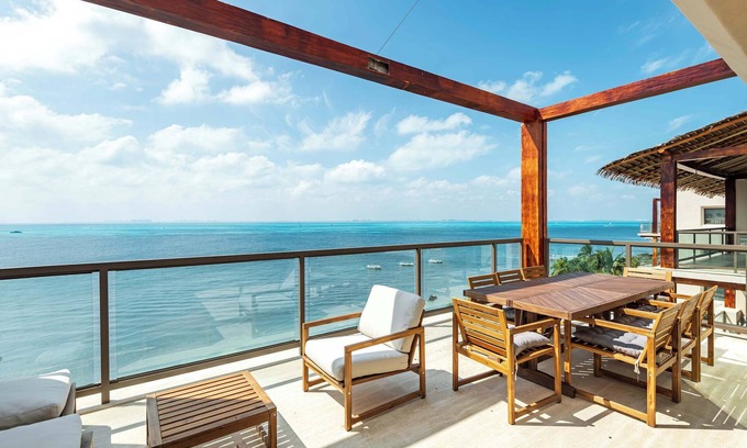 Isla Mujeres Apartamento | Artila PH: Lujo Moderno con Terraza Privada y Acceso Directo a la Playa