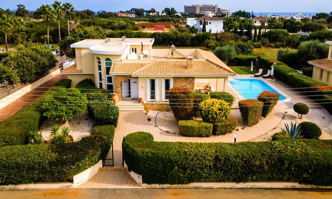 Cape Greko Villa | Artisan Homes # Anastel 2 Unique luxury villa with private overflow pool.