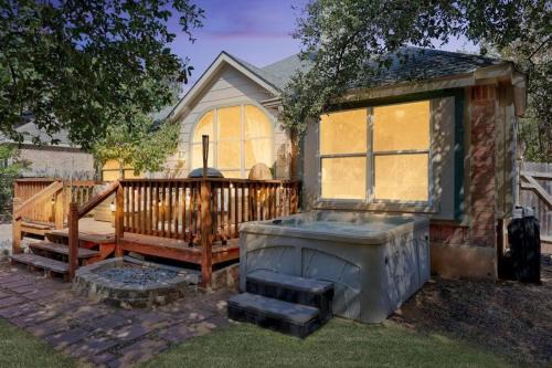 Cedar Park Casa | Artist Retreat at Cypress Creek - Hotub - Sleeps 9