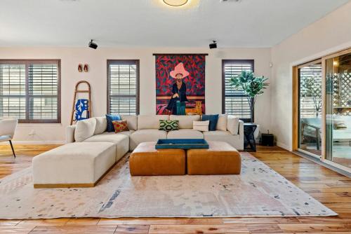 Leander Casa | Artist Retreat in North Austin - Endless Amenities