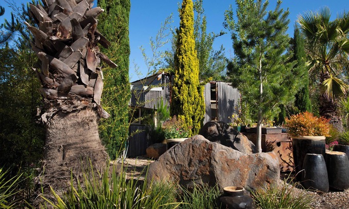 Hepburn Springs Cabaña | Artist's Garden Cottage, Hepburn Springs Vic - Artist, David Bromley
