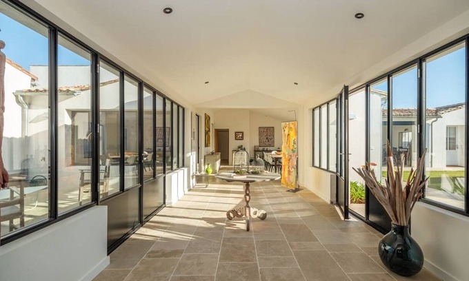 Sainte-Marie-de-Re Casa | Artist villa in the heart of la Noue