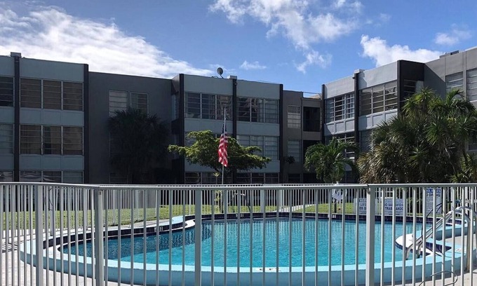 Downtown Fort Lauderdale Apartamento | Artrageous on the river By RocketStay