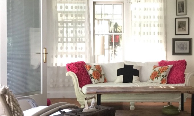Bristol Cabaña | Artsy boho style eclectic quirky cottage