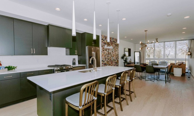 Nashville Apartamento | Artsy Luxe Nashville Stay | Perfect for Groups