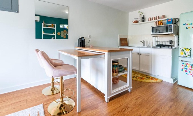 Dawson Apartamento | Artsy, private Gem near Iconic South Congress
