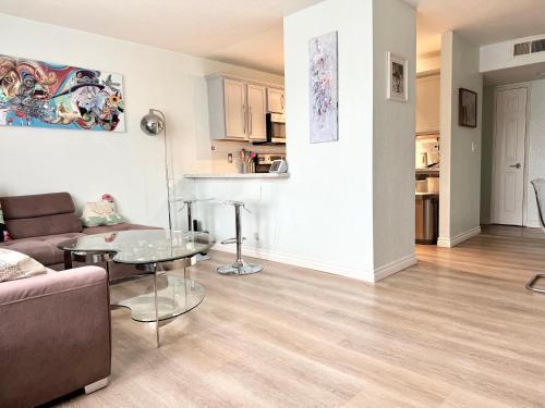 Logan Heights Apartamento | Artsy smart home near Downtown & Balboa Park