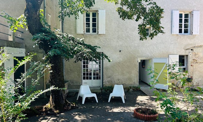 Roquecourbe Casa | Arty" country house completely renovated