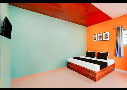 Ganjam Hotel | Aryas comforts near Gumbaz